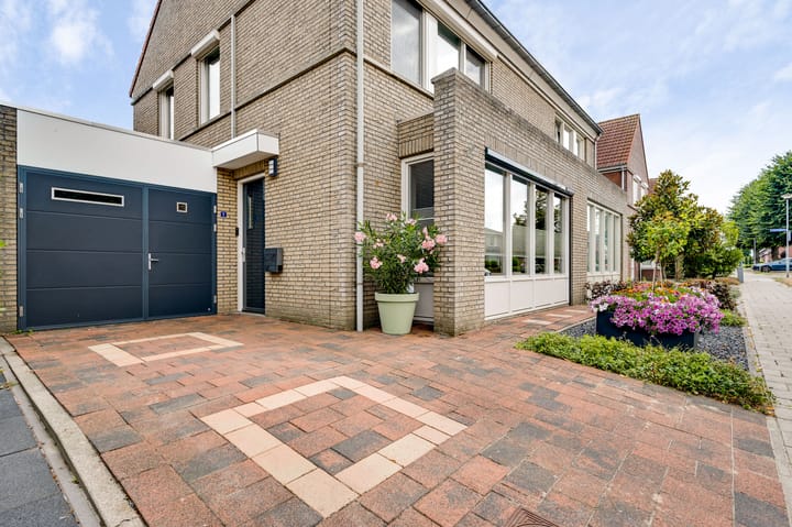 Foto 5 van Hennesweg 1