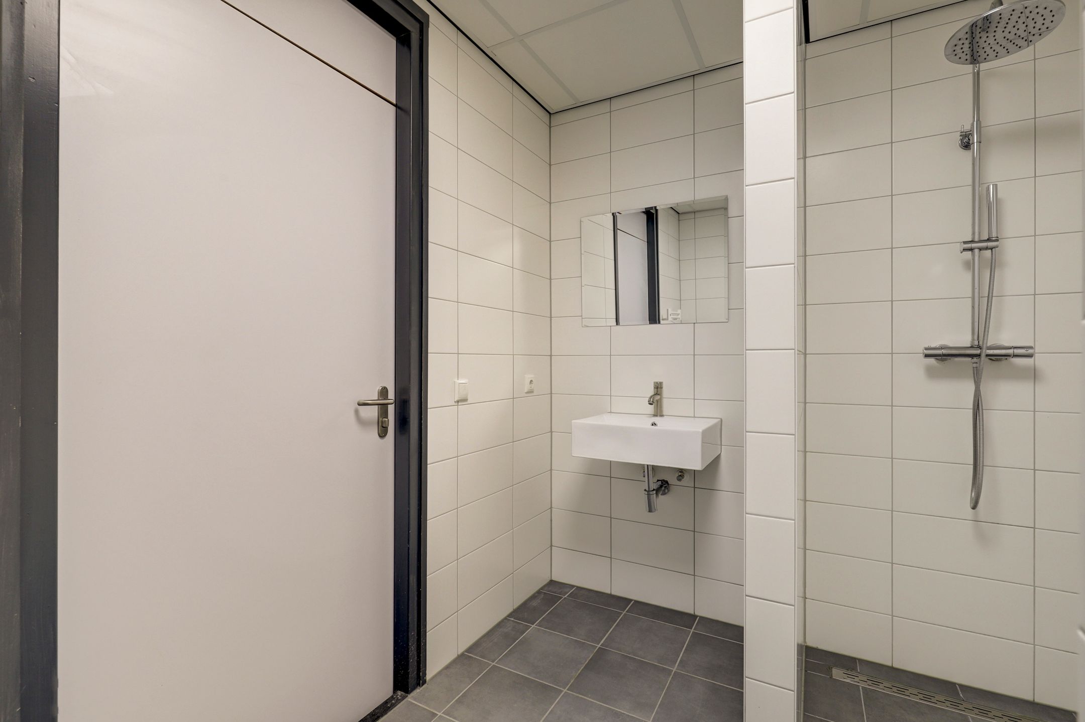Photo 12 of Teugenaarsstraat 2-A