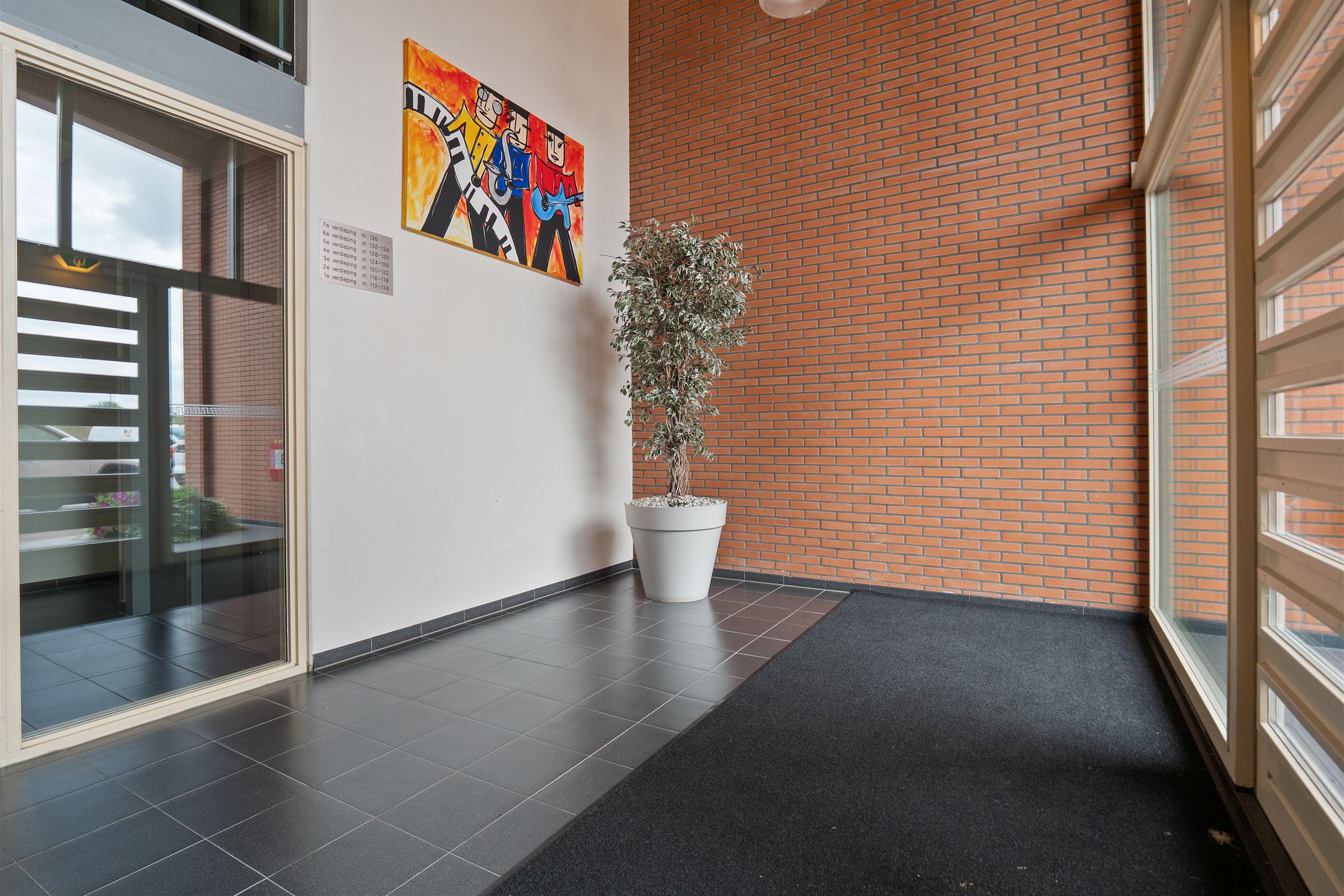 Photo 39 of Schout van Hanswijkplein 112