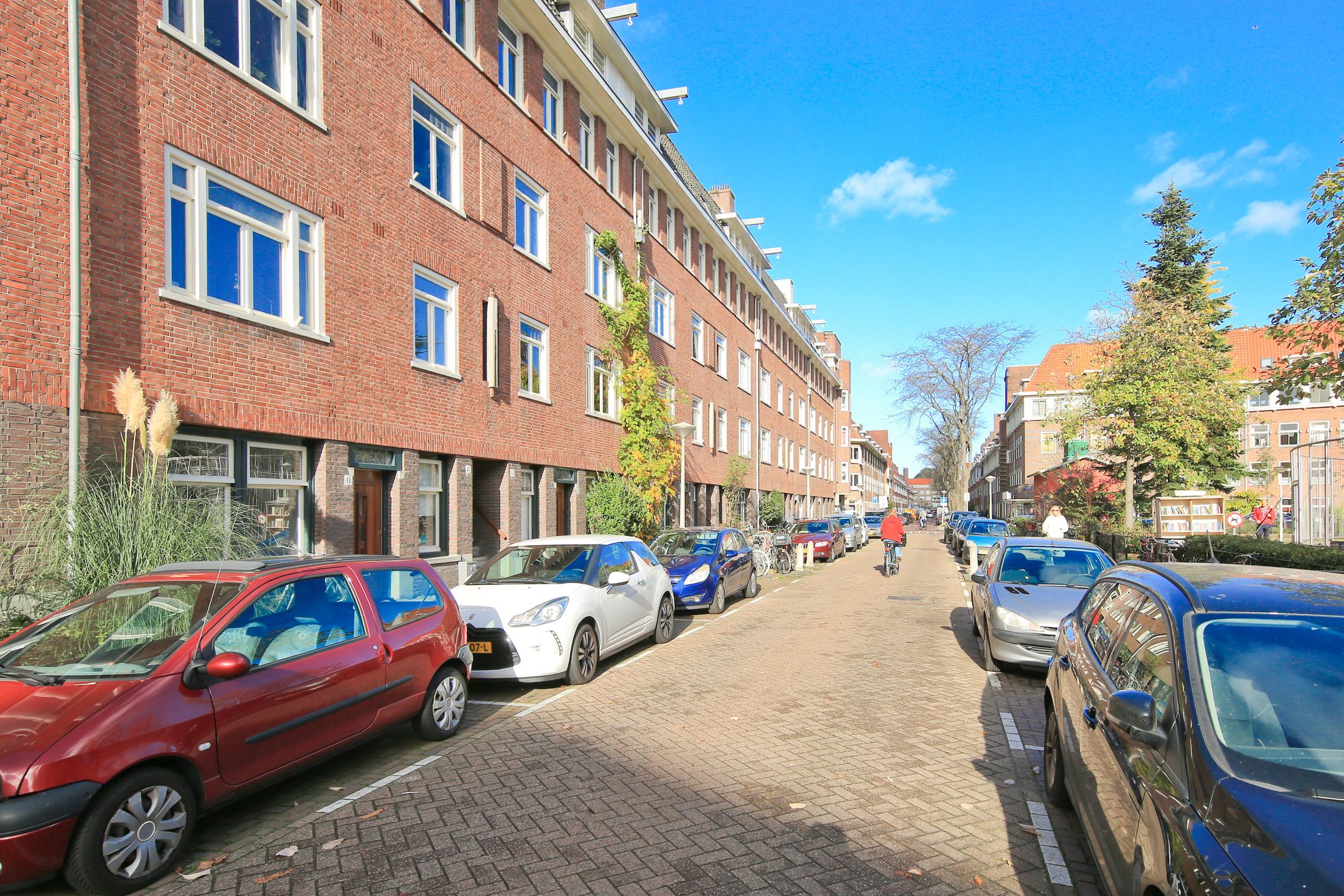 Foto 30 van Paramariboplein 51-1