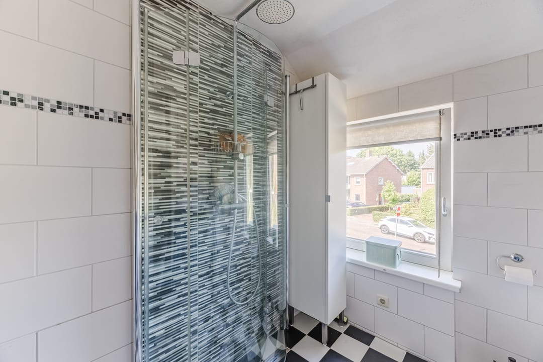 Photo 37 of Huize Limburgstraat 8