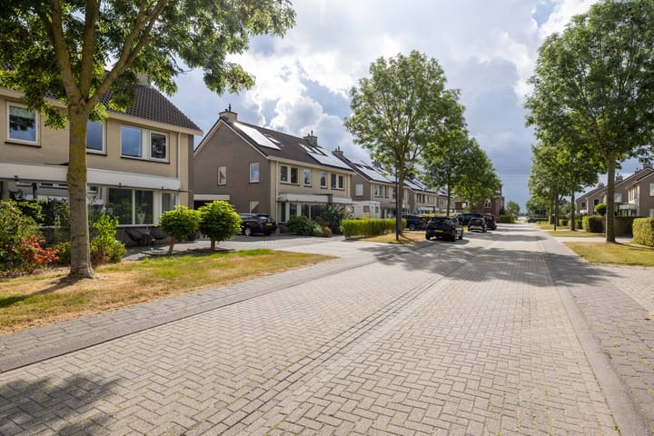 Twee-onder-één-kap te koop: De Rijd 31, Leeuwarden