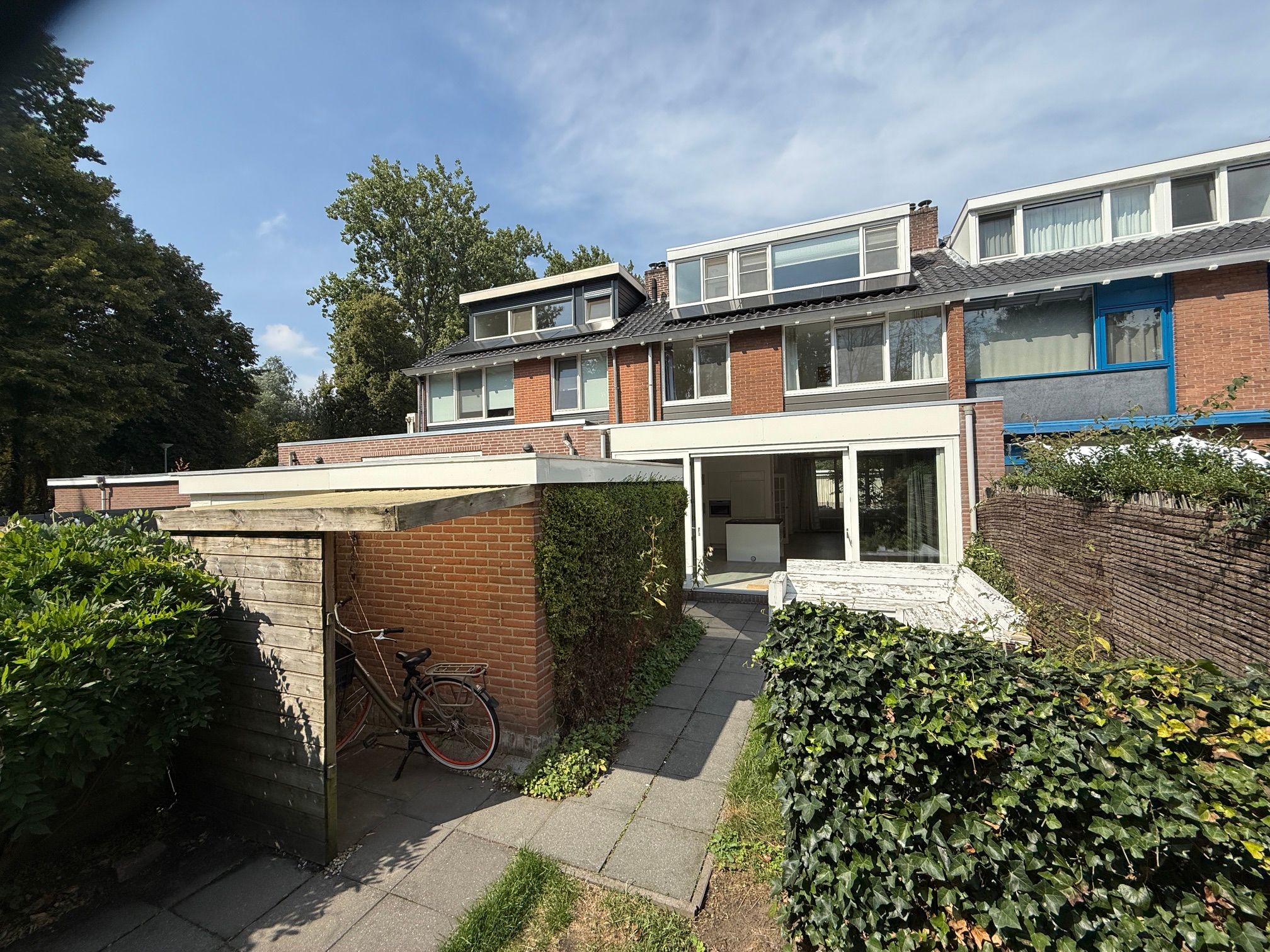 Van der Helmstraat 421