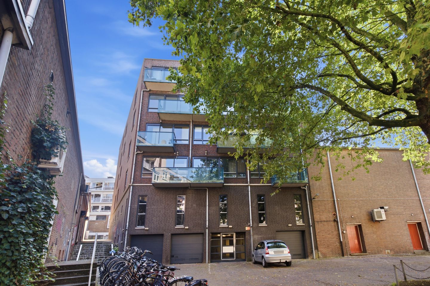 Foto 1 van Houthof 44