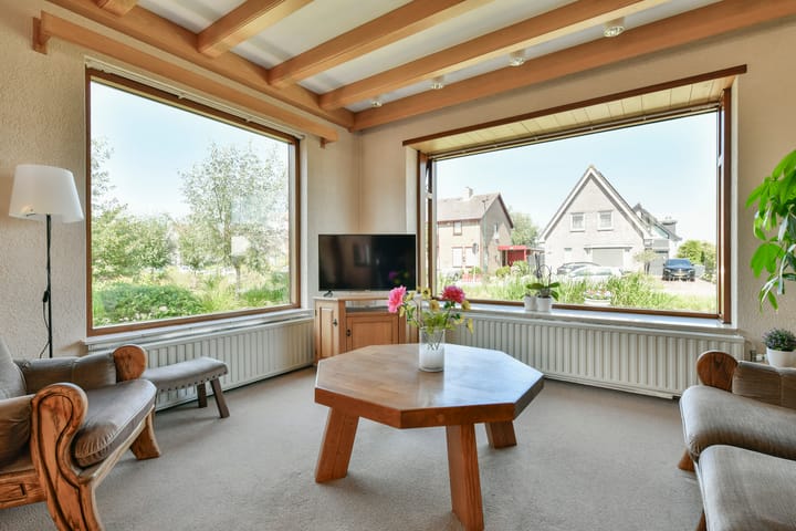 Vrijstaande woning te koop: Herenweg 205, Wilnis
