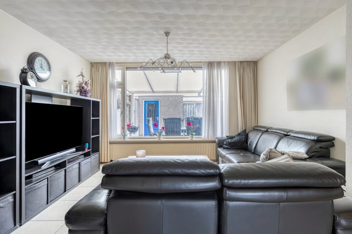 Hoekwoning te koop: van den Valgaetstraat 22, Bergeijk