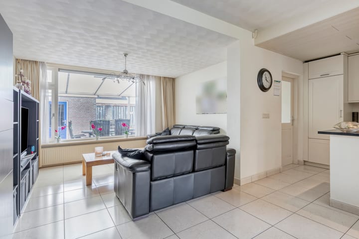 Hoekwoning te koop: van den Valgaetstraat 22, Bergeijk