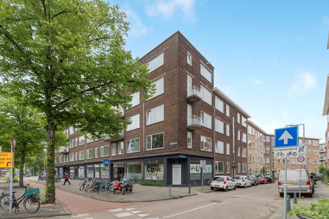 Photo 22 of Van Houtenstraat 16-D