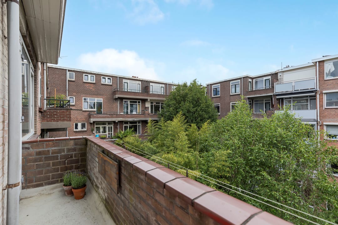 Photo 16 of Van Houtenstraat 16-D