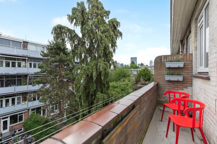 Photo 4 of Van Houtenstraat 16-D