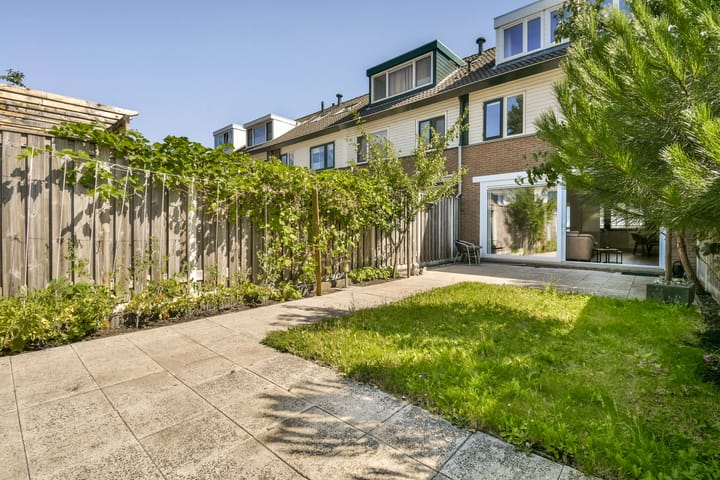 Tussenwoning te koop: Tongelaarweg 93, Rotterdam