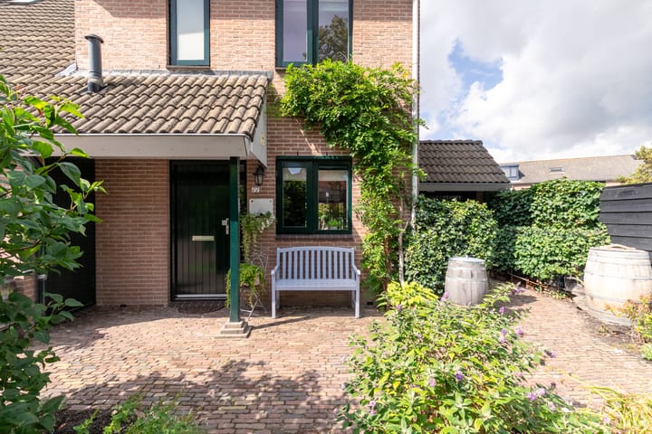 Hoekwoning te koop: Johanna Reintjesstraat 77, Breda
