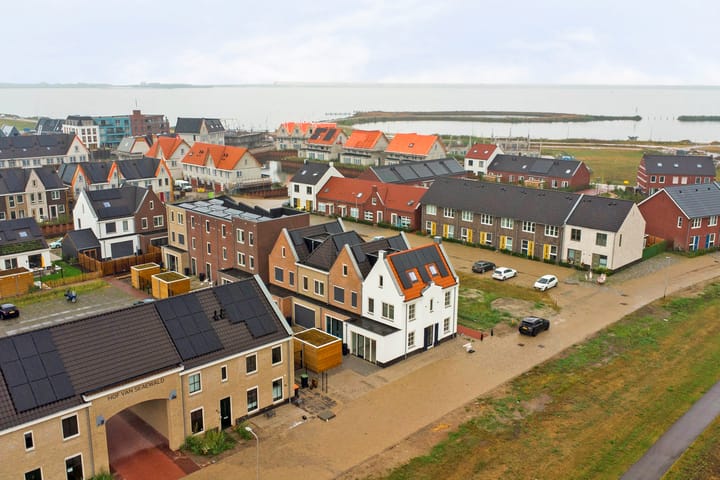 Hoekwoning te koop: Stenen Baak 1, Zeewolde