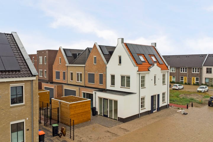 Hoekwoning te koop: Stenen Baak 1, Zeewolde