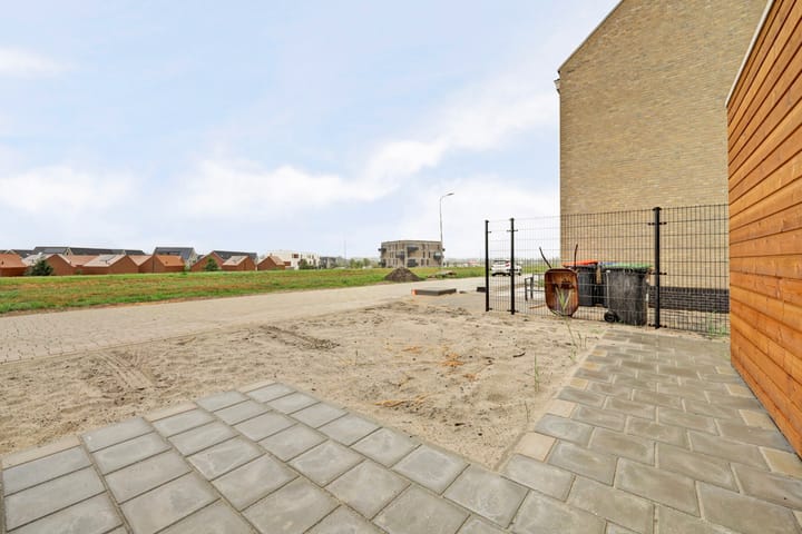 Hoekwoning te koop: Stenen Baak 1, Zeewolde