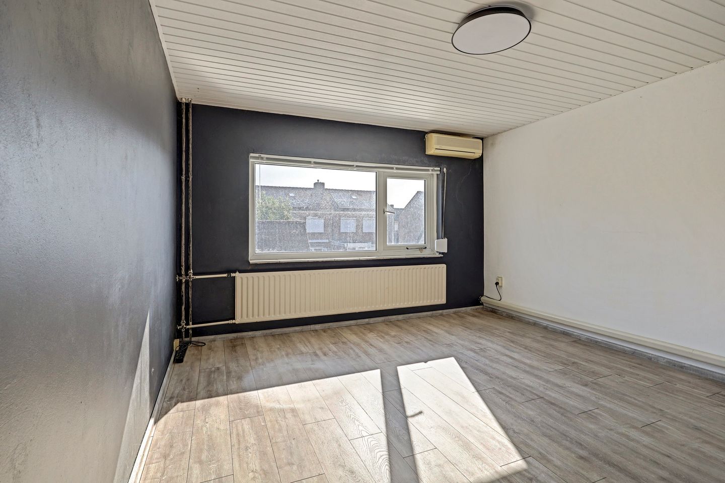 Photo 19 of Beatrixstraat 9