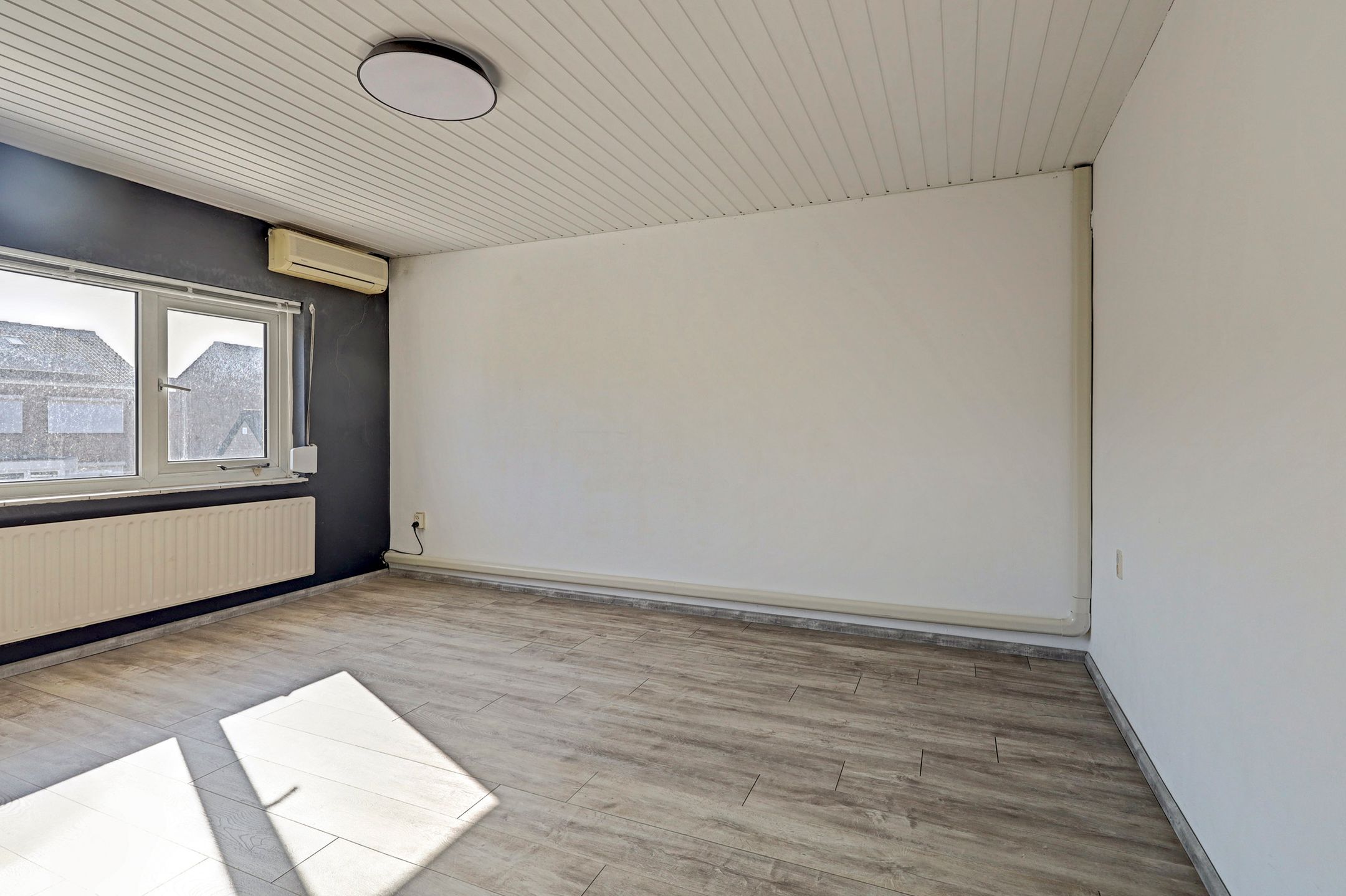 Photo 18 of Beatrixstraat 9