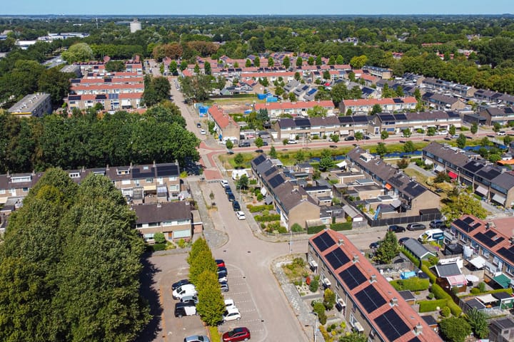 Hoekwoning te koop: De Geeuw 12, Drachten