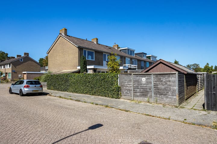 Hoekwoning te koop: De Geeuw 12, Drachten