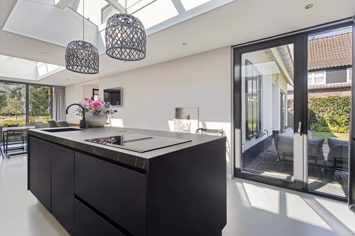 Vrijstaande woning te koop: Molenweg 8, Lithoijen
