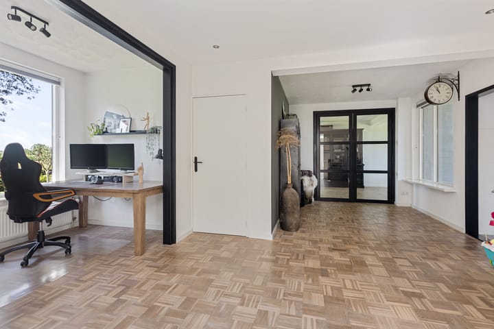 Vrijstaande woning te koop: Molenweg 8, Lithoijen