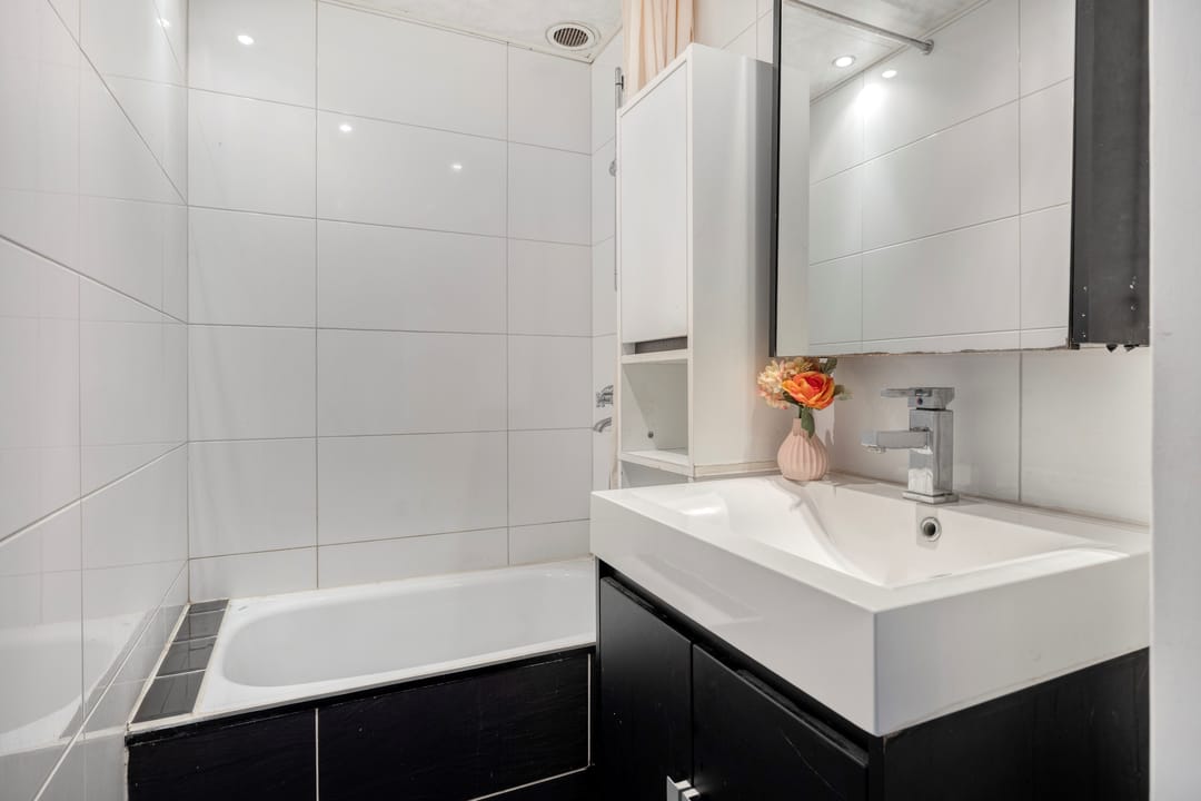 Photo 16 of Plutostraat 260