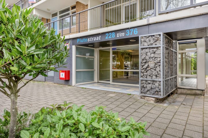 Photo 3 of Plutostraat 260