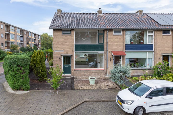 Photo 2 of Anna van Saksenstraat 11