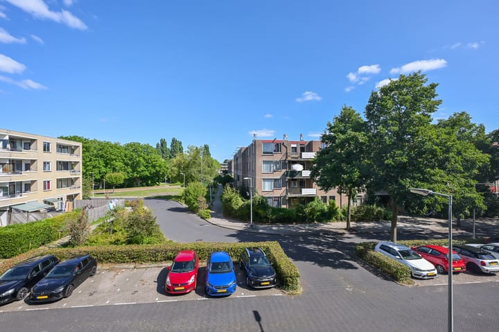 Appartement te koop: Scherpenzeelstraat 125, Amsterdam