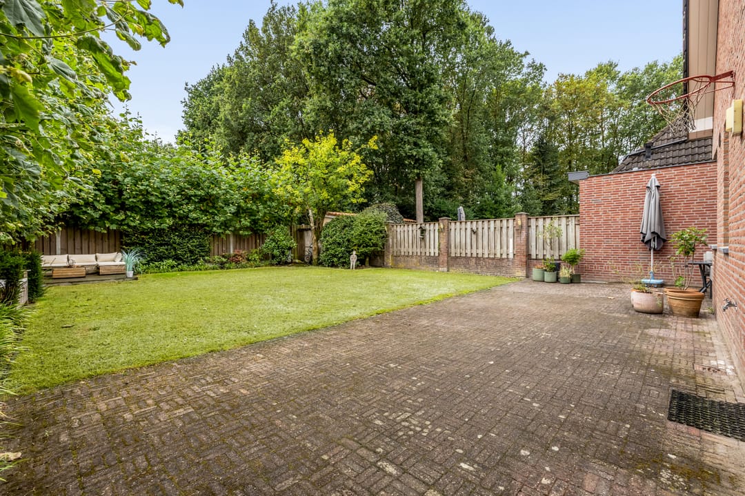Foto 46 van Meester Knoopsstraat 11