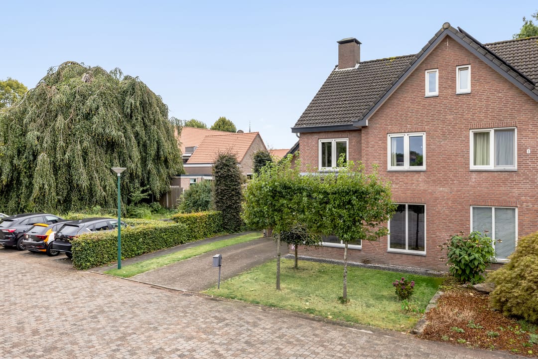 Foto 52 van Meester Knoopsstraat 11