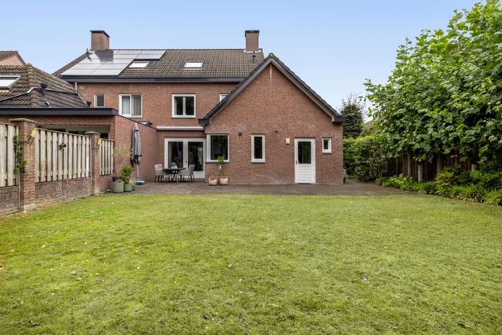 Foto 4 van Meester Knoopsstraat 11