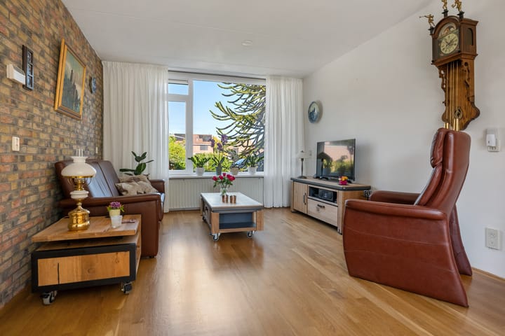 Tussenwoning te koop: Afschrijver 18, Sappemeer