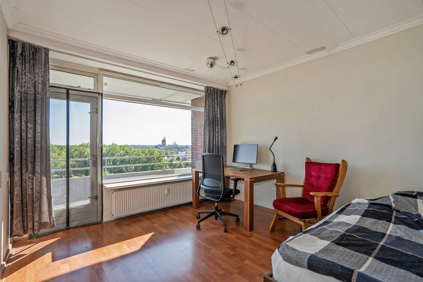 Photo 14 of Van Adrichemstraat 255