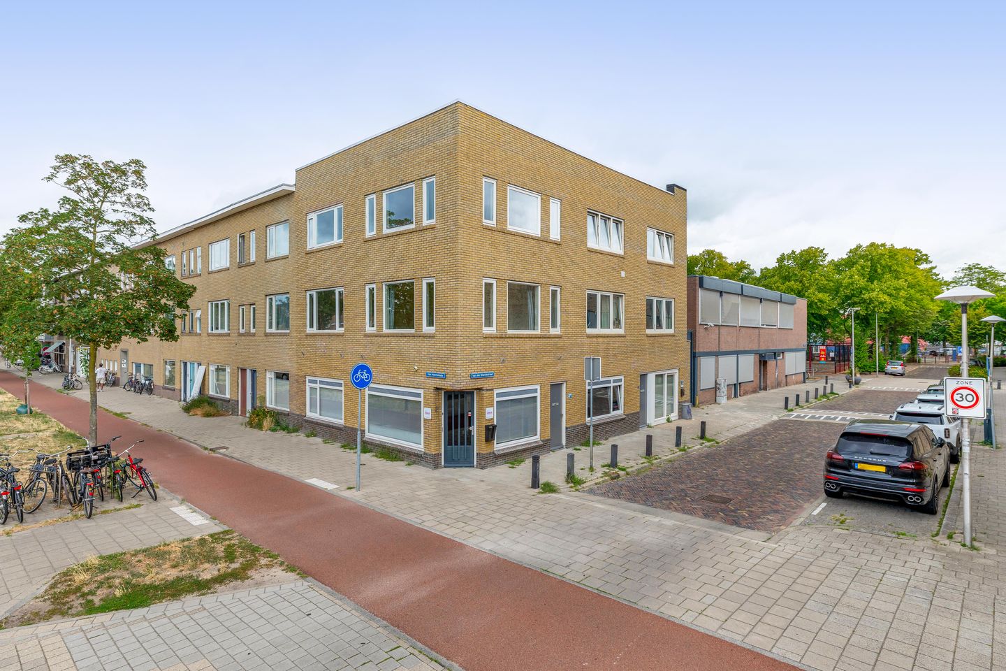 Foto 1 van Van der Marckstraat 2-BS