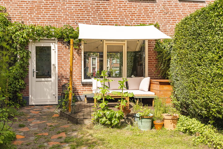 Hoekwoning te koop: Voltaweg 4, Breda