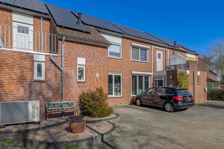 Tussenwoning te koop: Groningenhof 19, Helmond