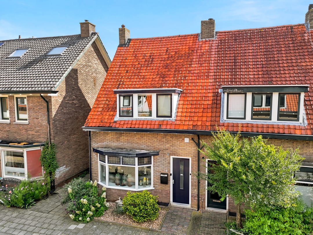 Foto 1 van van Löben Selsstraat 5