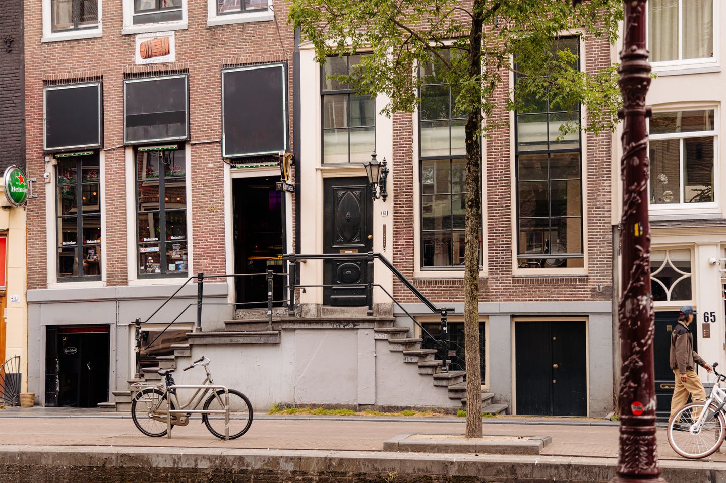 Bekijk foto 3 van Oudezijds Achterburgwal 63