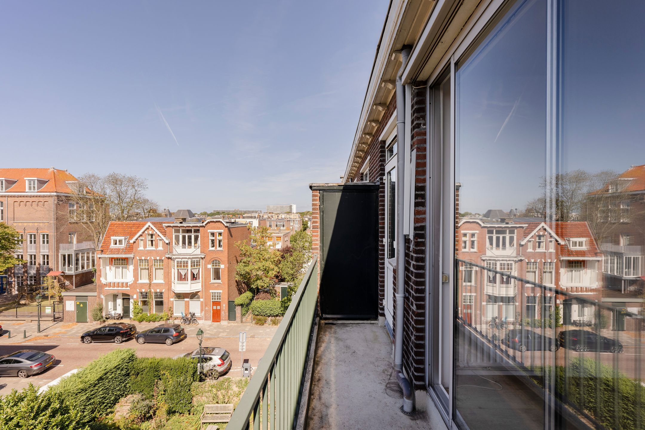 Photo 15 of Johan van Oldenbarneveltlaan 20-C