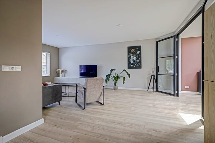 Tussenwoning te koop: Hoofdstraat 12, Oirlo