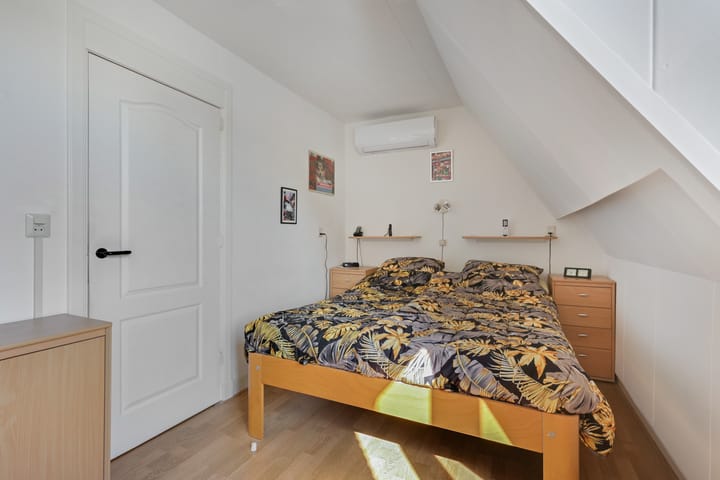 Twee-onder-één-kap te koop: Merwedestraat 5, Velp (Ge)