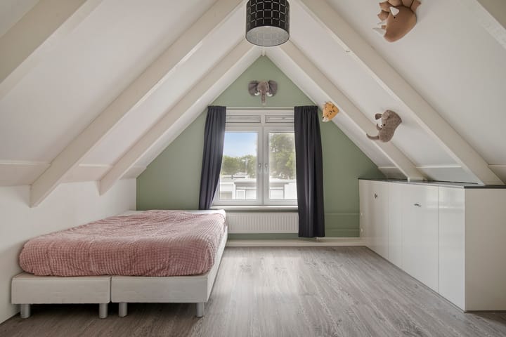 Tussenwoning te koop: Burgemeester Timmermanslaan 81, Harmelen