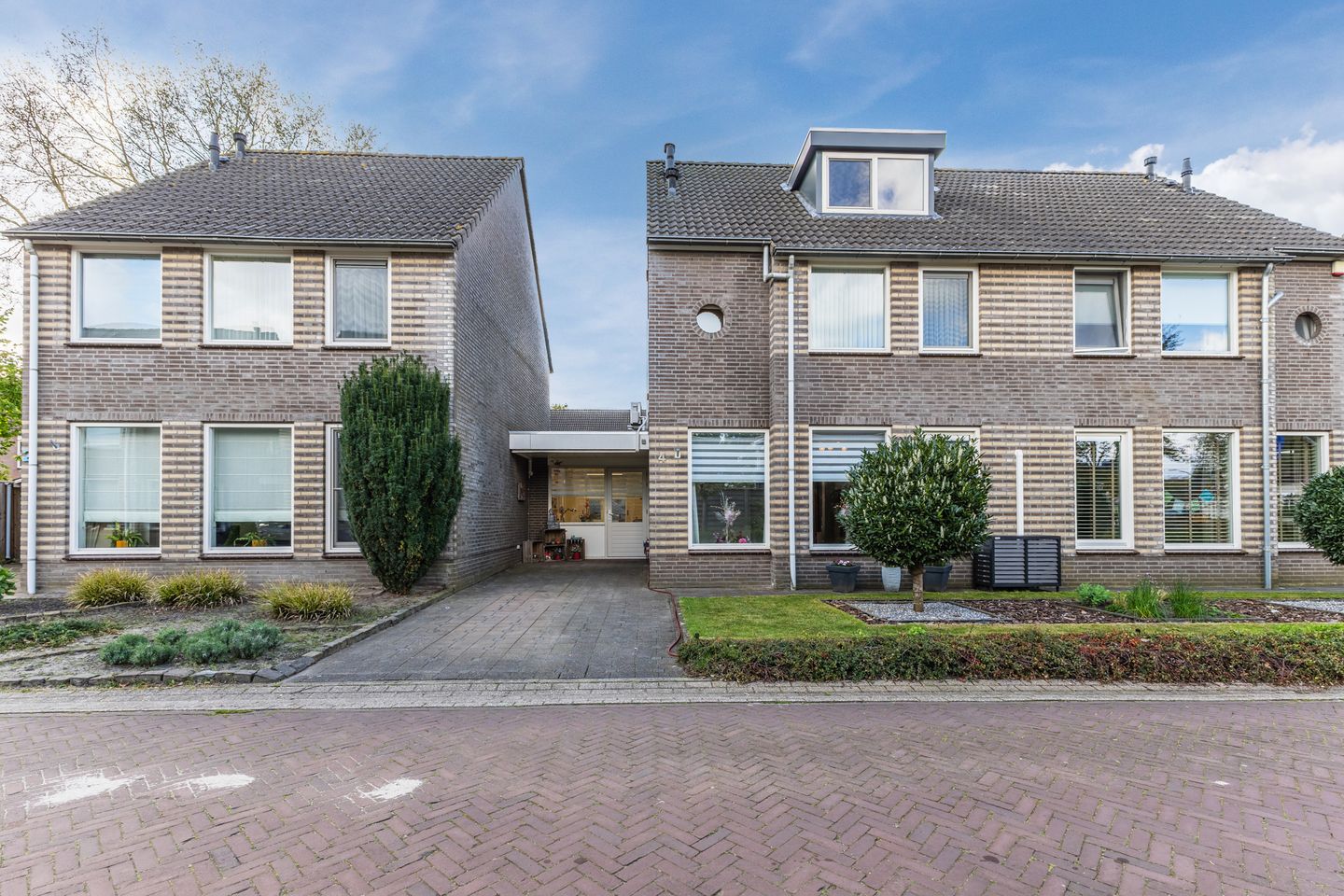 Photo 1 of Brilhoeve 4