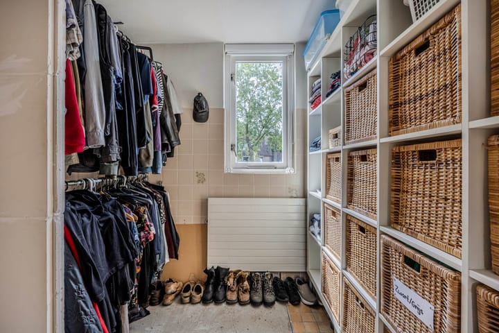 Hoekwoning te koop: Eierlanden 100, Huizen