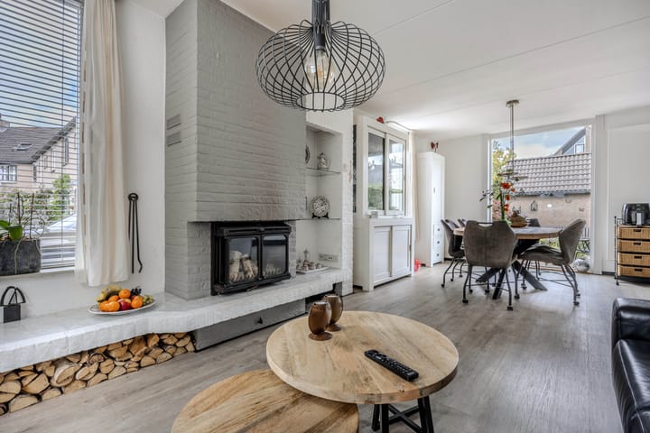 Hoekwoning te koop: Eierlanden 100, Huizen