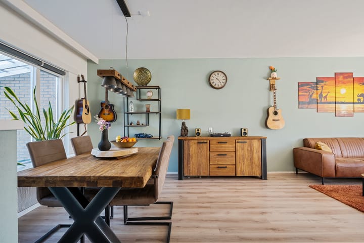 Tussenwoning te koop: Michaëlsberg 37, Drachten