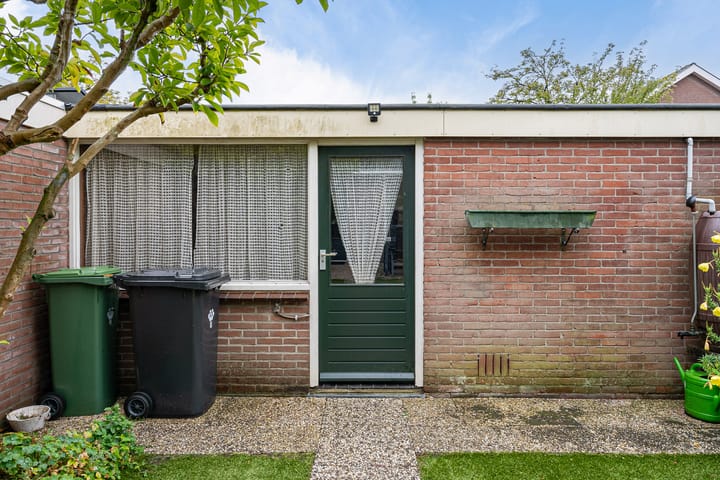Tussenwoning te koop: Geuzenpad 4, Zoetermeer