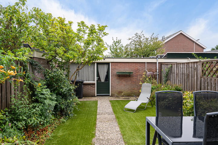 Tussenwoning te koop: Geuzenpad 4, Zoetermeer