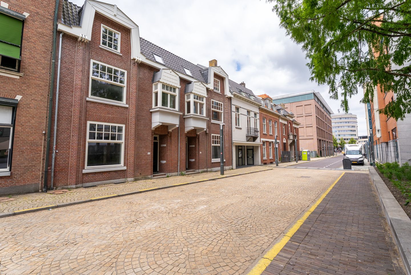 View photo 2 of Honigmannstraat 51-53